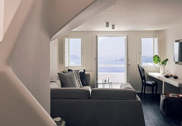 カーボ タグー サントリーニ ホテル